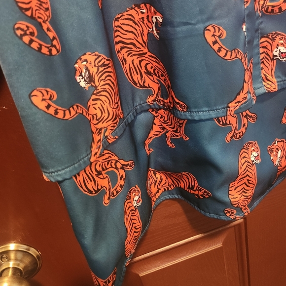 SATIN PANT SET with Tigers - Picture 4 of 6